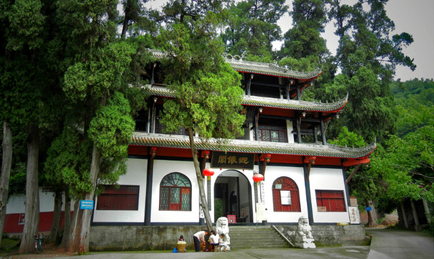 初夏歡樂行，暢游鶴鳴山